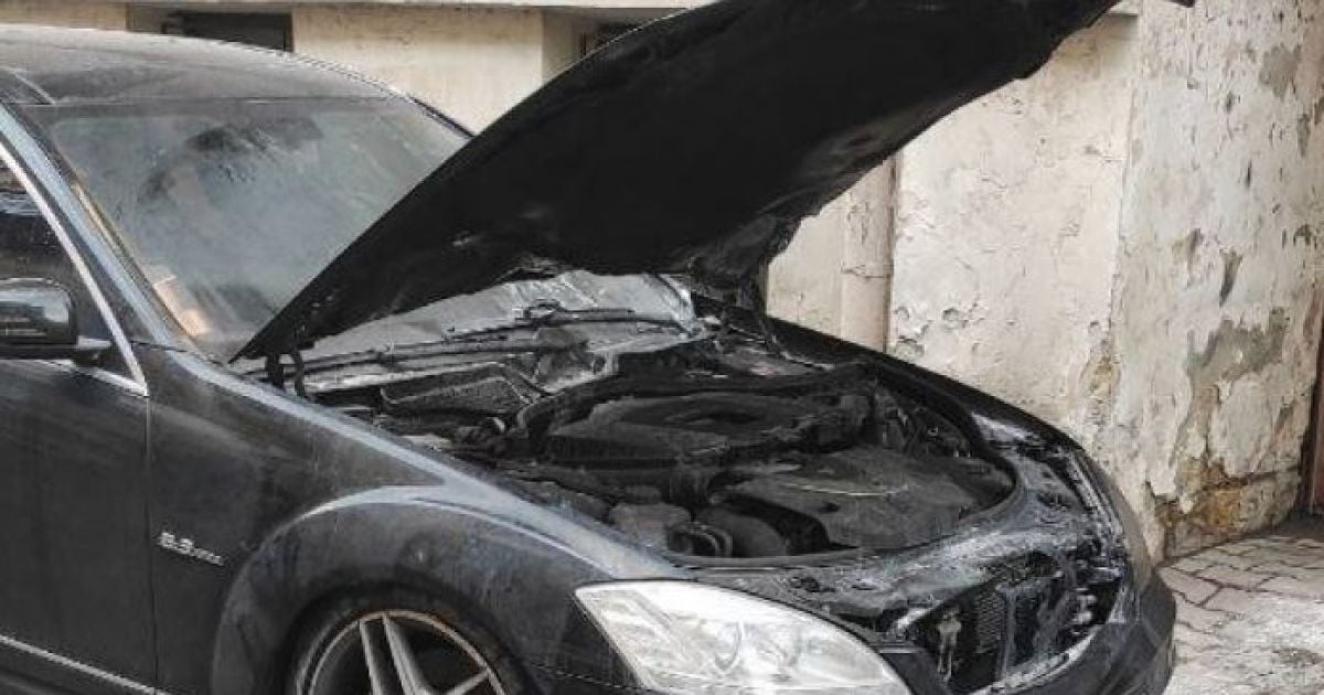 В Одесі підпалили машину відомого адвоката і кандидата в очільника області