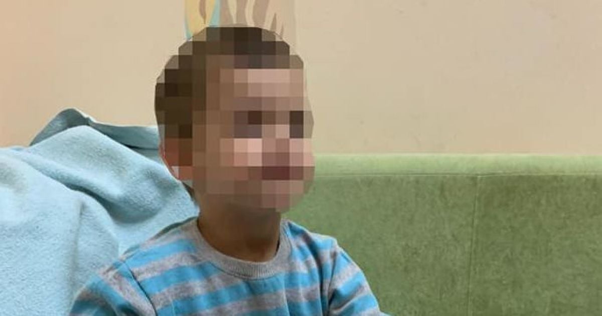 В Одесі трирічна дитина кілька днів була сама вдома без їжі і у бруді: що трапилось з батьками