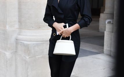 Красуня в чорному: Ірина Шейк приїхала на Паризький тиждень моди