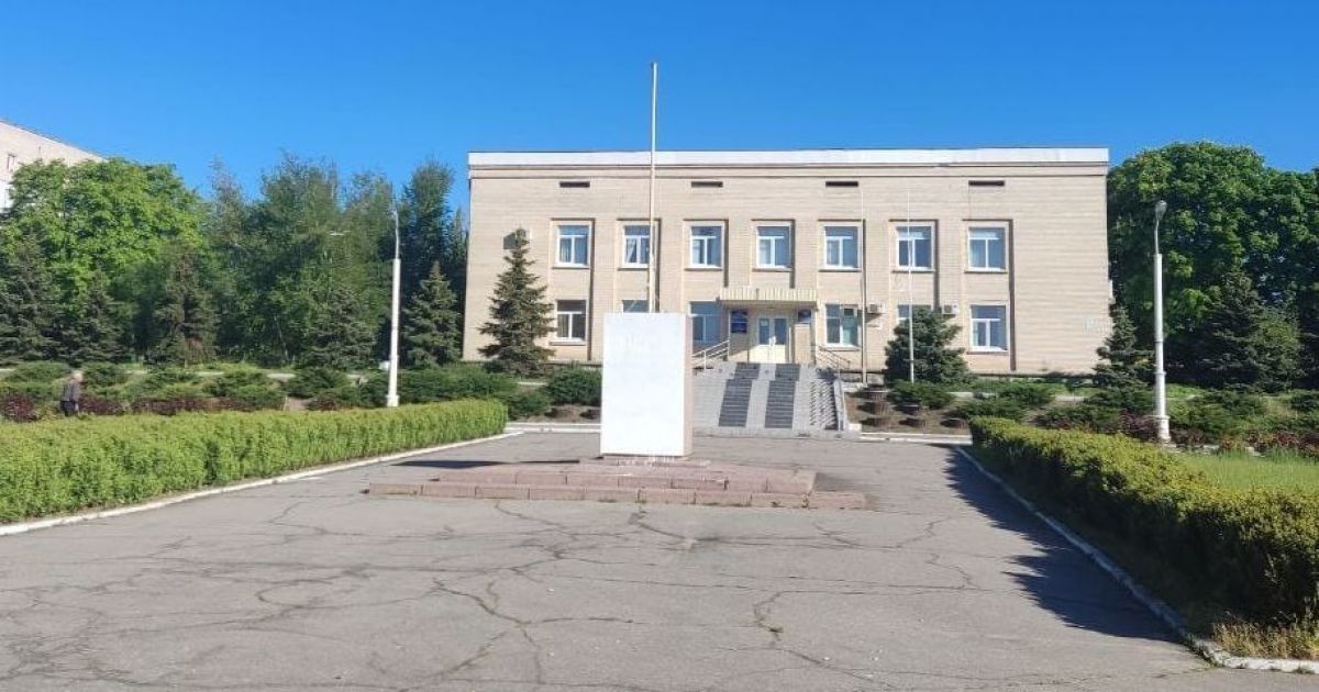 На Херсонщині окупанти намагалися заселити лікарів з РФ до чужих будинків: місцеві їх прогнали