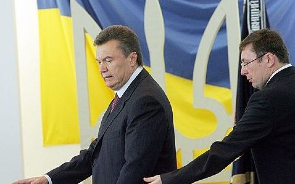 Перебуваючи на посаді міністра в уряді Януковича, Луценко запевняв, що працює з тією ж енергією, з якою він працював в уряді Єханурова. Хоча до того, як Янукович став прем&rsquo;єром, Луценко публічно говорив, що не збирається працювати в його команді. / © 