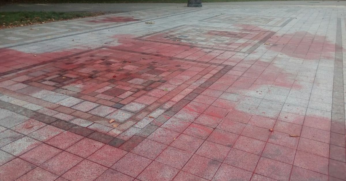 пам’ятник Володимиру Великому у фарбі_7 / © 112 Україна