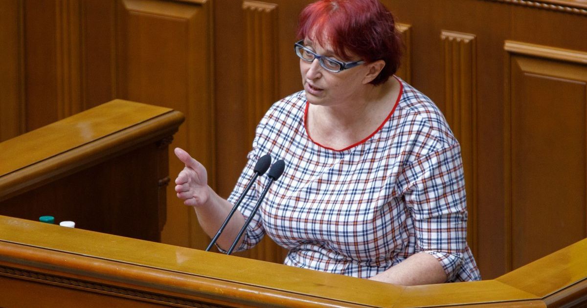 "В бідних сім'ях народжуються діти "низької якості": нардепка "Слуги народу" осоромилася антигуманною заявою