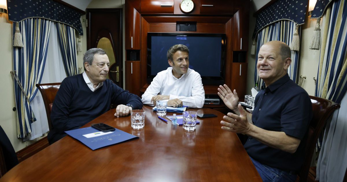 Риторика "шольцев и макронов" по поводу войны в Украине значительно изменилась: Фейгин объяснил, что это означает