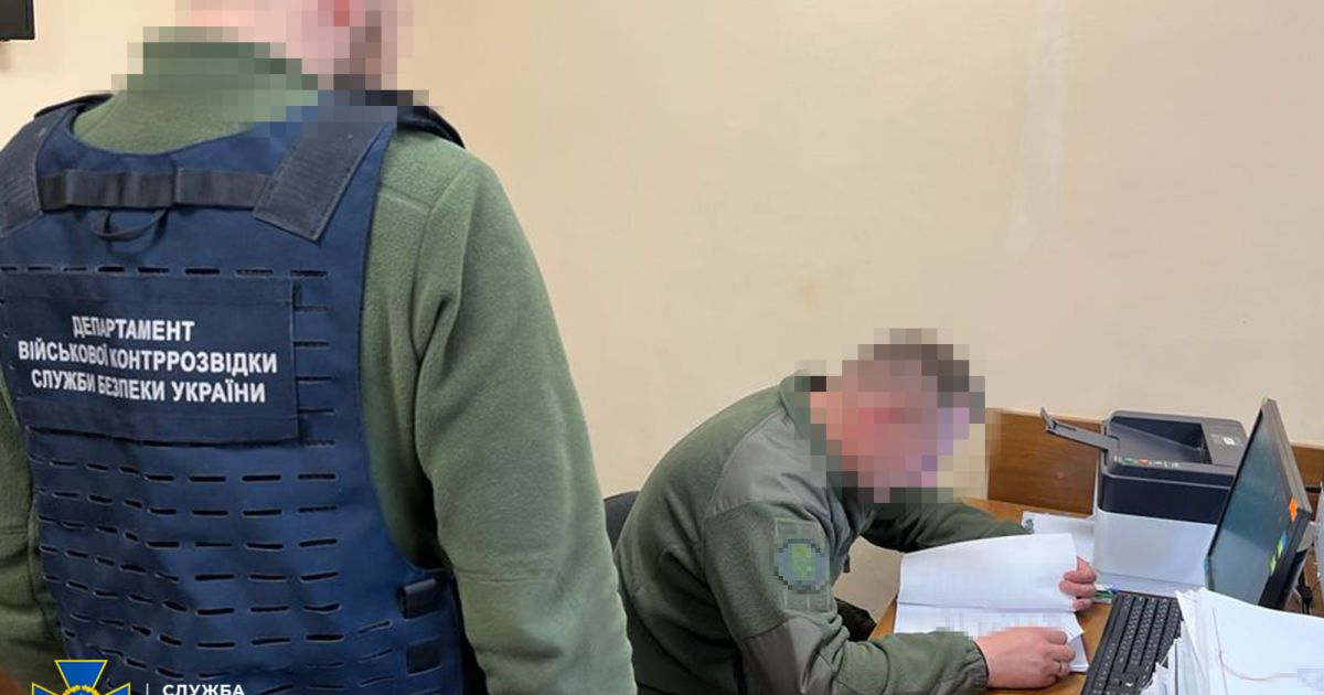 Від першого дня повномасштабного вторгнення рф і до серпня 2022 року фігуранти незаконно преміювали себе