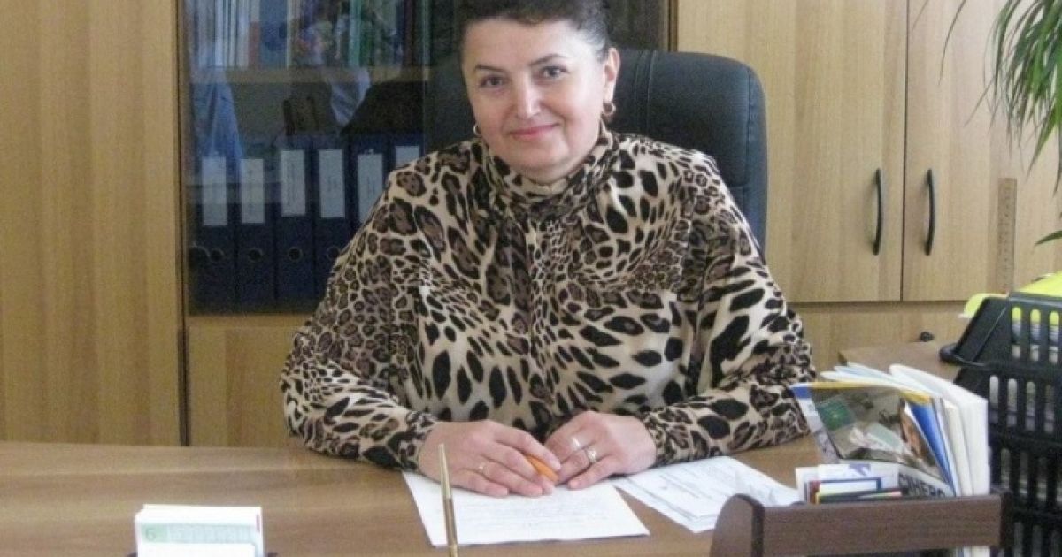 "Приехала на похороны мамы, а похоронила еще и отца": в Черновцах коронавирус унес жизни известного врача и ее мужа