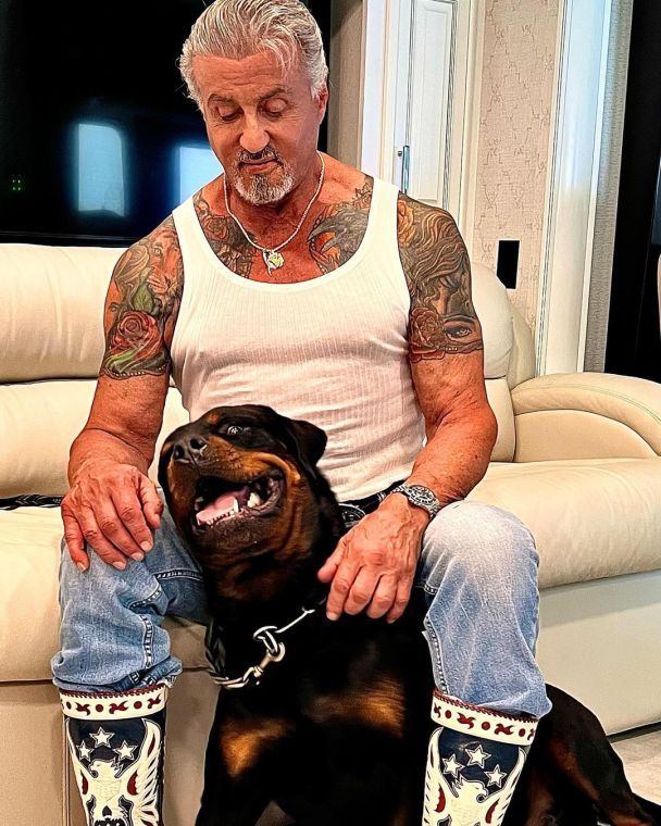 Сильвестр Сталлоне із собакою / © instagram.com/officialslystallone