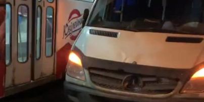 У Дніпрі п'яний водій мікроавтобуса збив чотирьох пішоходів