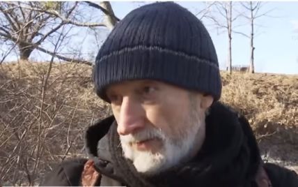 Оболонский Диоген: в Киеве бывший пожарный третий год живет в лачуге на дереве
