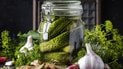 Огурцы, маринованные в джине: рецепт интересной закуски