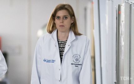 В платье за 42 доллара и ботильонах: принцесса Беатрис посетила организацию, патроном которой стала