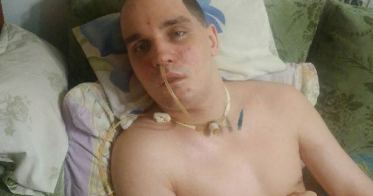 Аварія вклала Максима у ліжко, і тепер йому потрібна допомога спеціалістів