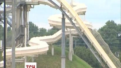 В аквапарку США під час спуску з найбільшої в світі водної гірки помер 10-річний хлопчик