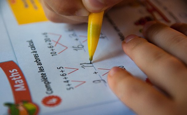 Математическая головоломка для детей поставила взрослых в тупик: сможете ли ее решить