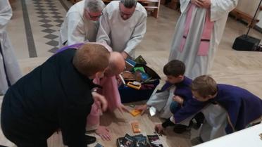 Спалення книжок про Гаррі Поттера в Польщі_01 / © Fundacja SMS Z NIEBA/Facebook