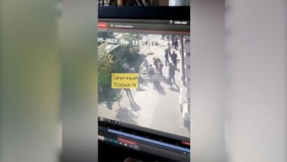 У Харкові жінці ледь не відірвало голову тролейбусними дротами 