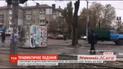 У Миколаєві з вантажівки під час руху випав кіоск