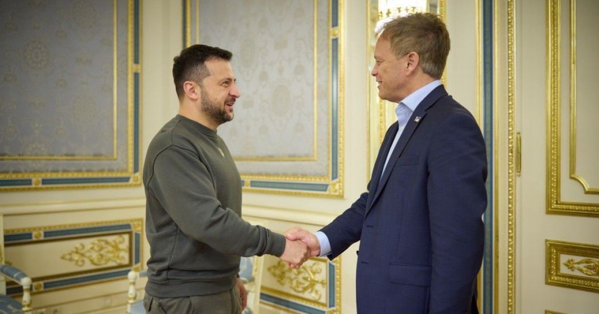 Президент України Володимир Зеленський і держсекретар з питань оборони Британії Грант Шаппс
