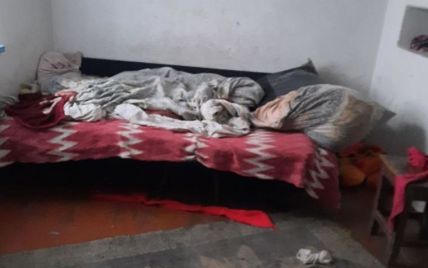 Голодні та брудні: у Житомирській області у матері вилучили всіх дітей (фото)