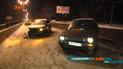 Віражі на засніженій трасі призвели до потрійної аварії у столиці