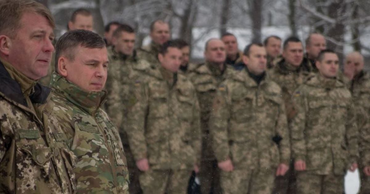 Начальник УГО Гелетей с подчиненными нырнул в освященную прорубь