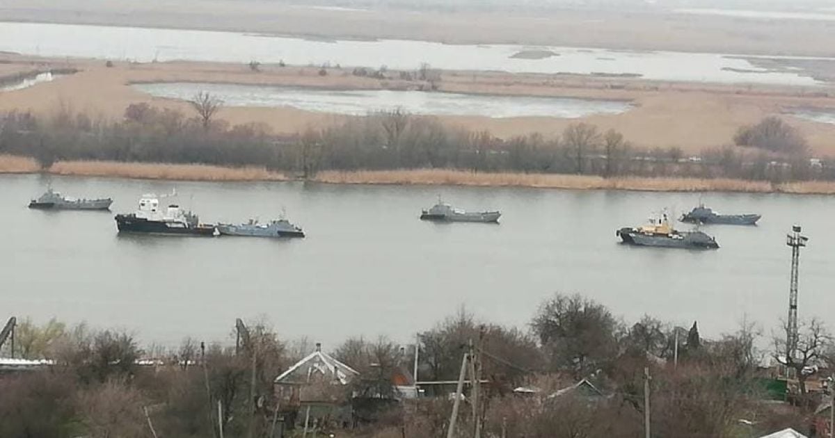 Росія масово перекидає військові катери до Чорного моря (фото, відео)