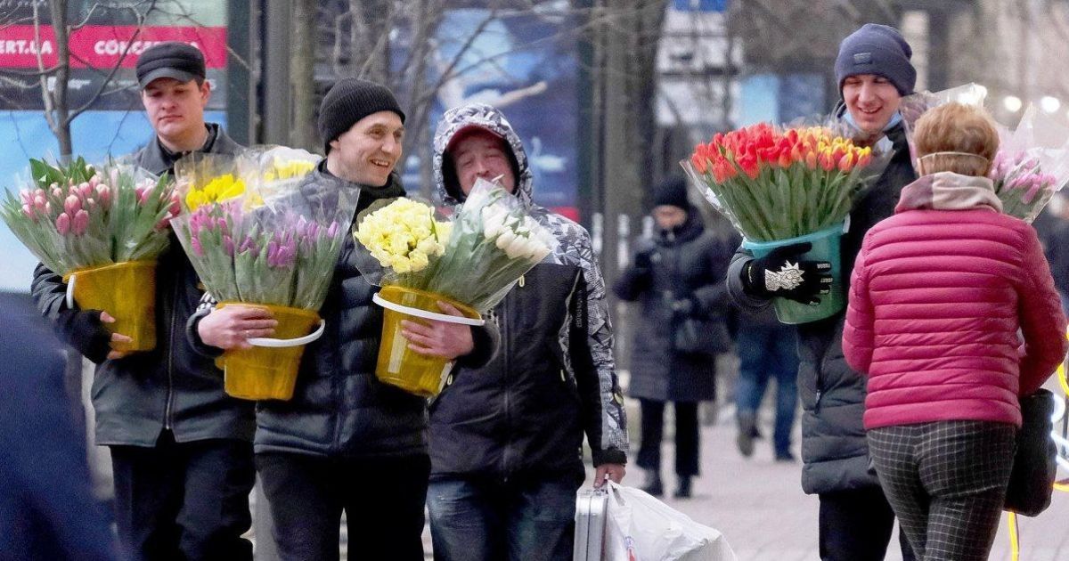 Свято весни і краси чи боротьби за права жінок: як українці відзначають 8 Березня — Ексклюзив ТСН