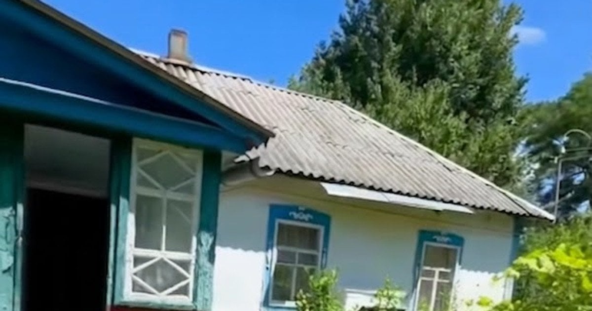 Хата у селі