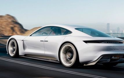 В компании Porsche планируют выпустить линейку электромобилей в 2020 году