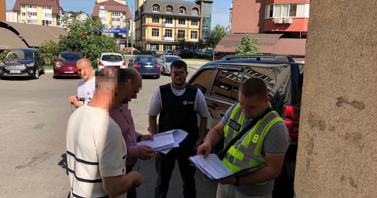 В Киеве разоблачили директора фирмы, поставлявшего некачественную одежду ВСУ