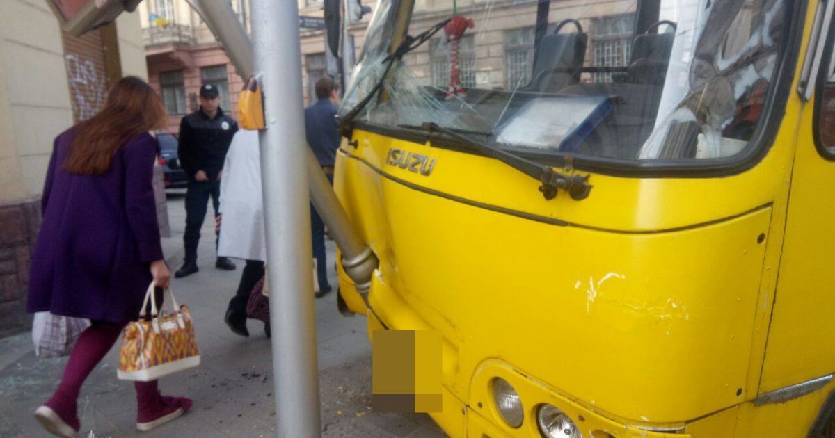 4 ДТП за участі маршруток за добу_1 / © facebook.com/Патрульна поліція Львова