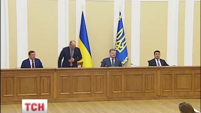 Юрия Луценко подчиненным лично рекламировал Петр Порошенко