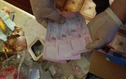 На Донеччині двоє поліцейських вимагали хабара за непритягнення до кримінальної відповідальності