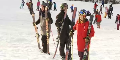 "Азов" и волонтеры построили в Киеве трассу-мечту для сноубордистов