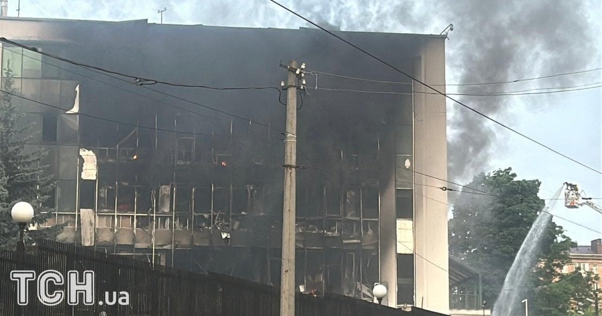У Києві внаслідок атаки РФ зруйноване колишнє посольство однієї з європейських країн