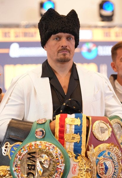 Александр Усик