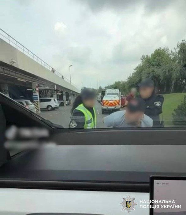 В Киеве блогеры выдавали себя за полицию для хайпа в соцсетях (фото)