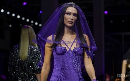 Готика, кожа и немного неона: Дом Versace презентовал коллекцию весна-лето 2023