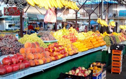 Украинцев отпугивают высокие цены на сочные "заморские" фрукты