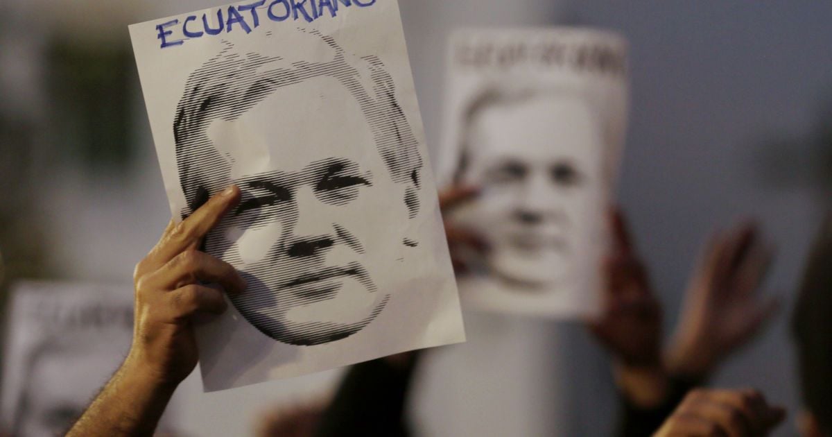 От героя до изгоя. Как и почему основатель Wikileaks оказался под арестом после семи лет убежища в посольстве