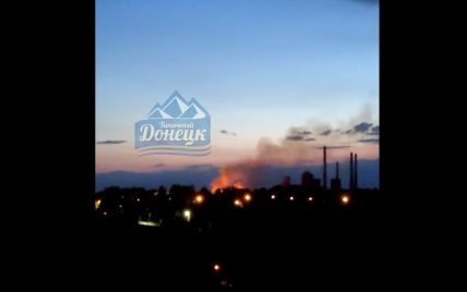 Пожар в оккупированном Донецке: внезапно загорелись склады боеприпасов русской армии (видео)