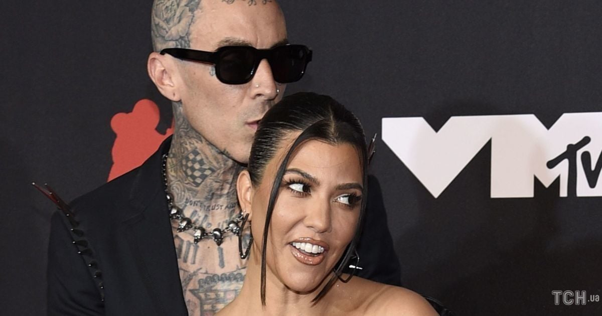 Кортни Кардашьян объявила о помолвке: подробности и фото