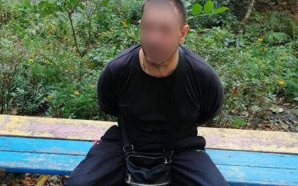 Ударил соседа битой и отобрал телефон: в Киеве по горячим следам задержали грабителя
