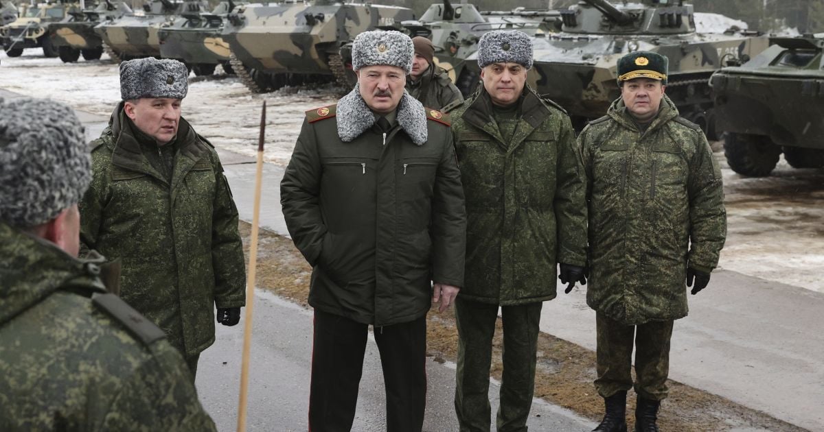 Россия уговаривает белорусов одеть форму РФ и идти воевать против Украины — Данилов