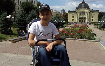 Фінансової допомоги на лікування сина просить родина Владислава Логвина