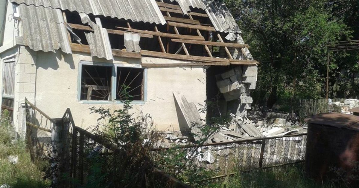 В поселке под Мариуполем разрушено 20 домов