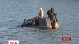 В Ужгороде двое молодых людей неудачно форсировали реку на джипе