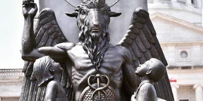 Церква Сатани встановила статую Бафомета в ім’я релігійної свободи перед Капітолієм штату Арканзас