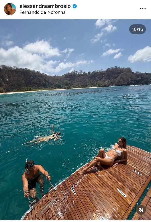 Алессандра Амбросіо з бойфрендом і донькою / © Instagram Алессандри Амбросіо