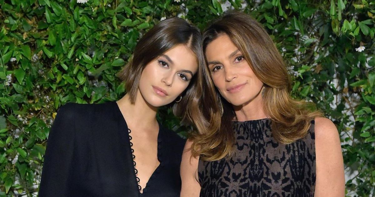 18-річна дочка Сінді Кроуфорд у мереживі та латексі прикрасила обкладинку Vogue